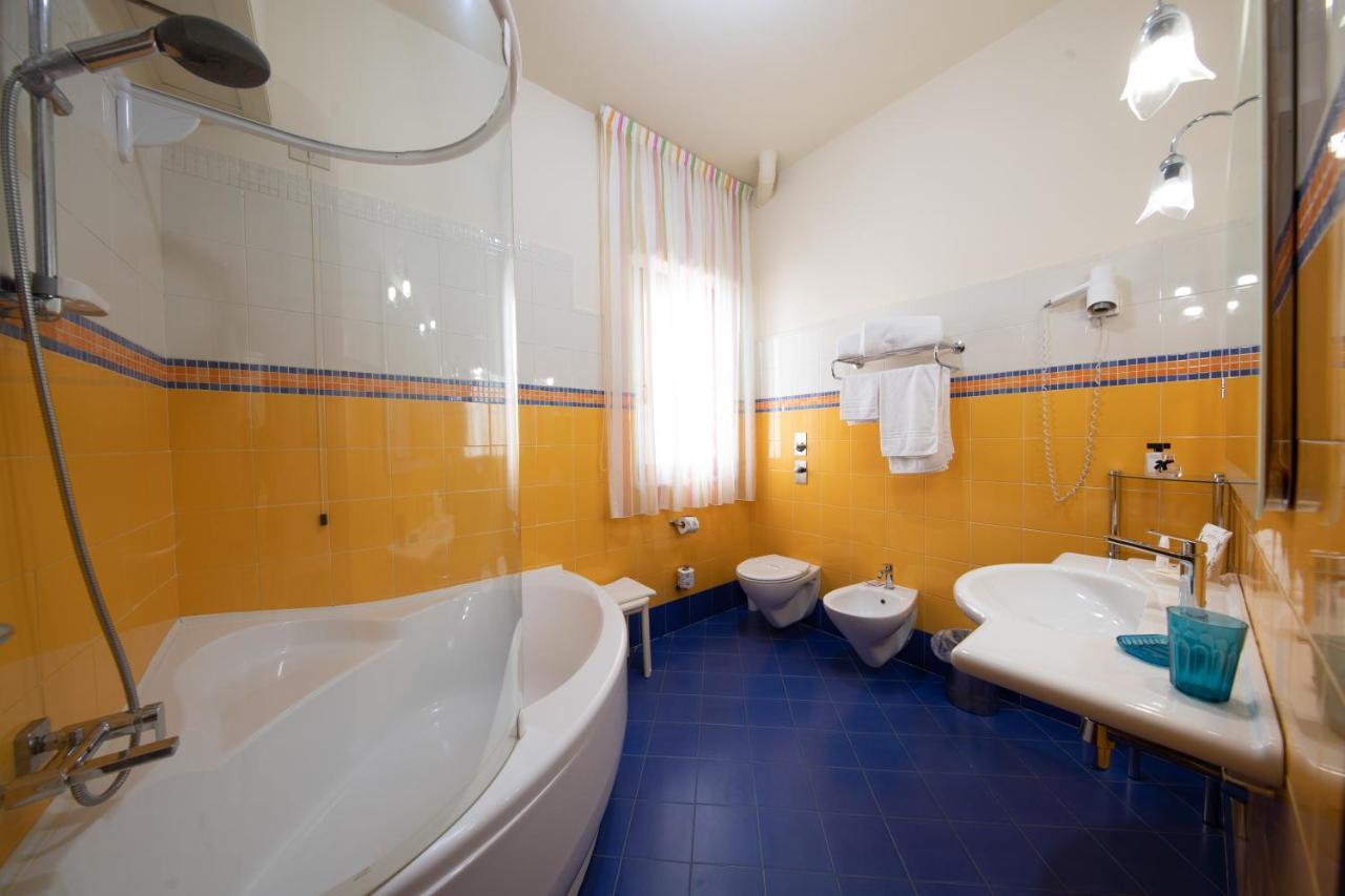 Hotel Riva Del Sole 4*