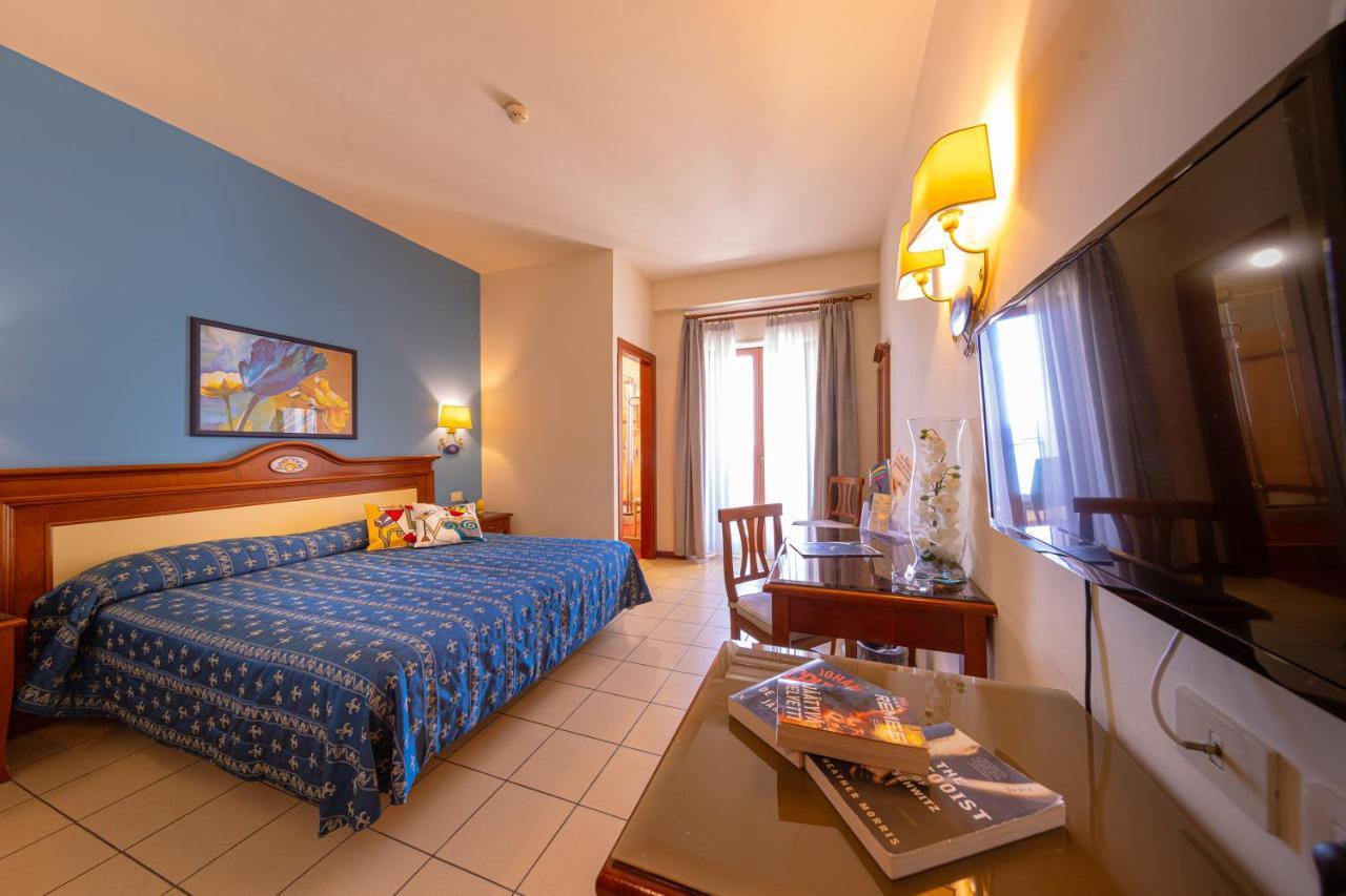 Riva Del Sole Hotel 4*