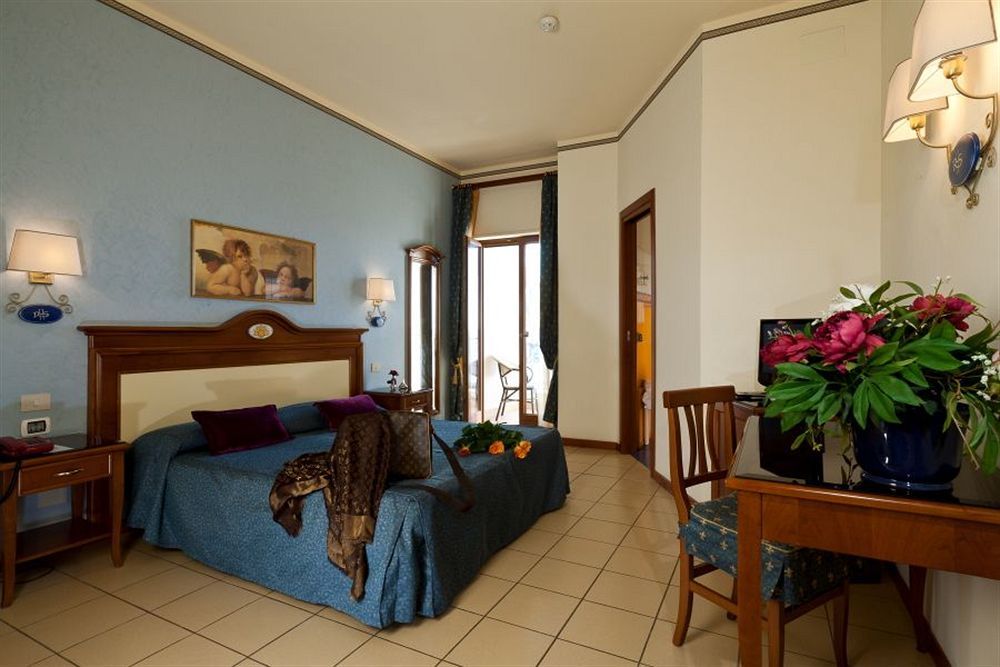 Riva Del Sole Hotel 4*